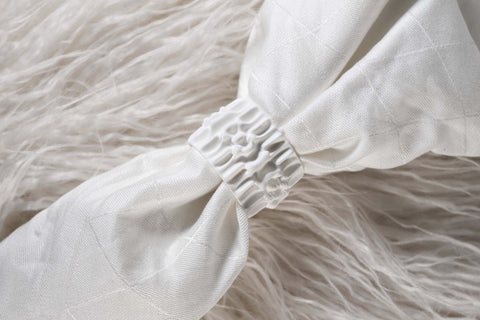 • LAMELLA NAPKIN RINGS • CLASSIC WHITE