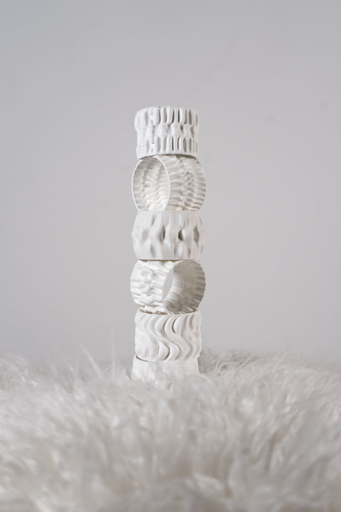 • LAMELLA NAPKIN RINGS • CLASSIC WHITE