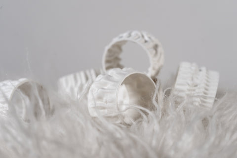 • LAMELLA NAPKIN RINGS • CLASSIC WHITE