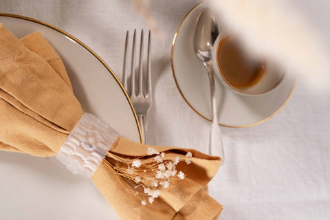 • LAMELLA NAPKIN RINGS • TRANSPARENT